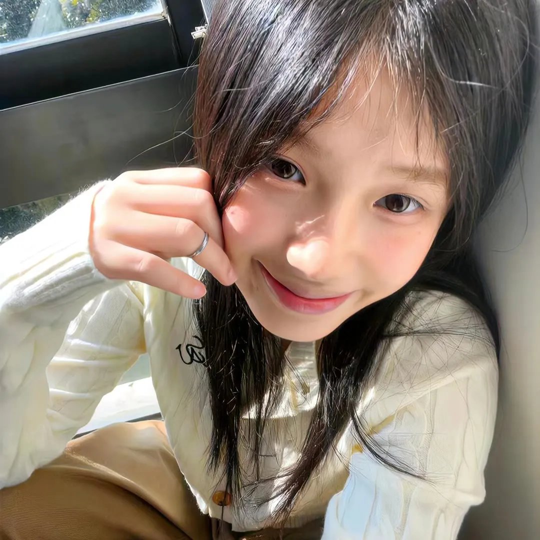 背背篓的网球少年